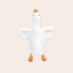 Soft personalized cuddly toy in the shape of a white goose, embroidered with the names Aurora and Williams on its wings.